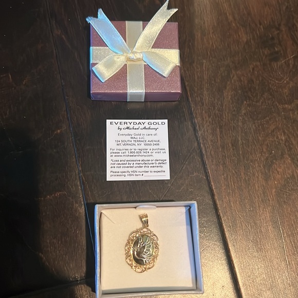Michael Anthony dove pendant NIB - Picture 5 of 9